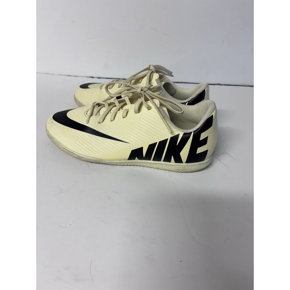 Nike Mercurial Vapor 15 Club Multi-Ground Low-Top Soccer Cleats (DJ5963-700 5.5y